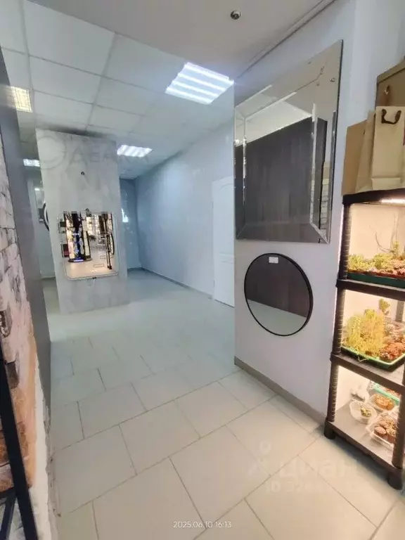 Помещение свободного назначения в Магаданская область, Магадан ул. ... - Фото 2