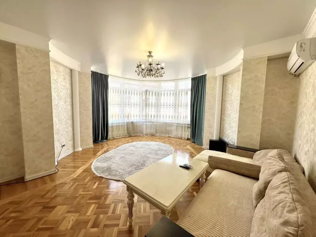 3-к кв. Дагестан, Махачкала ул. Устарбекова, 6 (100.0 м) - Фото 0