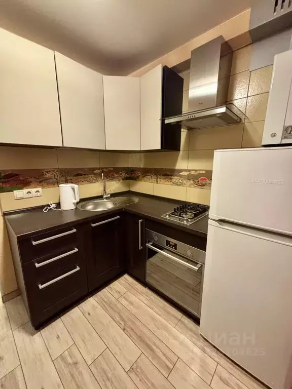 1-к кв. Татарстан, Казань ул. Шамиля Усманова, 12 (30.2 м) - Фото 2