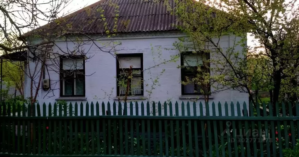 Дом в Саратовская область, пос. Дубки ул. Гагарина, 9 (60 м) - Фото 1