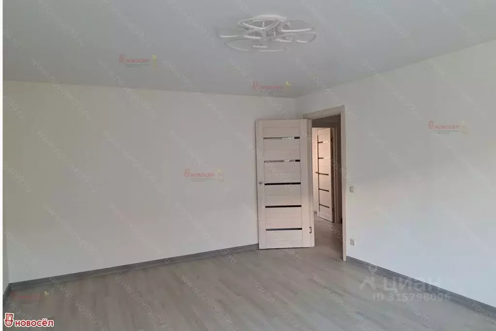4-к кв. Свердловская область, Екатеринбург ул. Смазчиков, 8 (74.0 м) - Фото 1