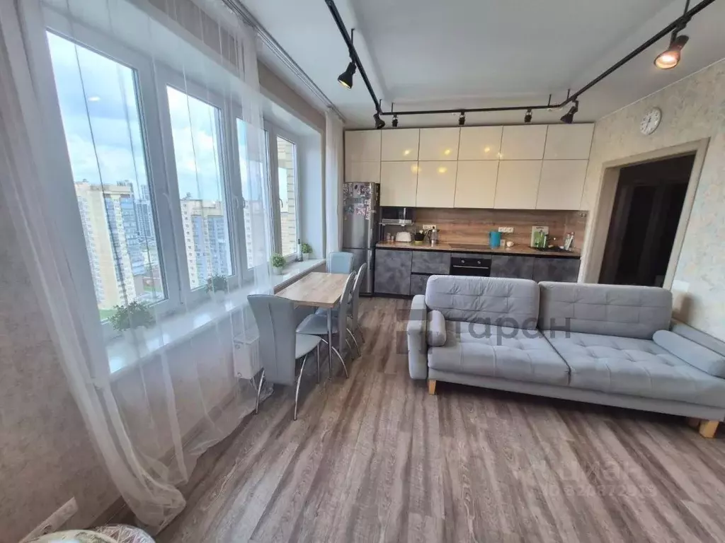 3-к кв. Челябинская область, Челябинск просп. Героя России Е.Н. ... - Фото 1