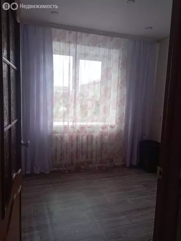 3-комнатная квартира: село Абатское, улица Цукановой, 77 (57 м) - Фото 1