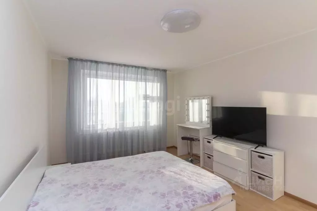 2-к кв. Тюменская область, Тюмень Восточный-2 мкр, ул. Ивана Словцова, ... - Фото 0