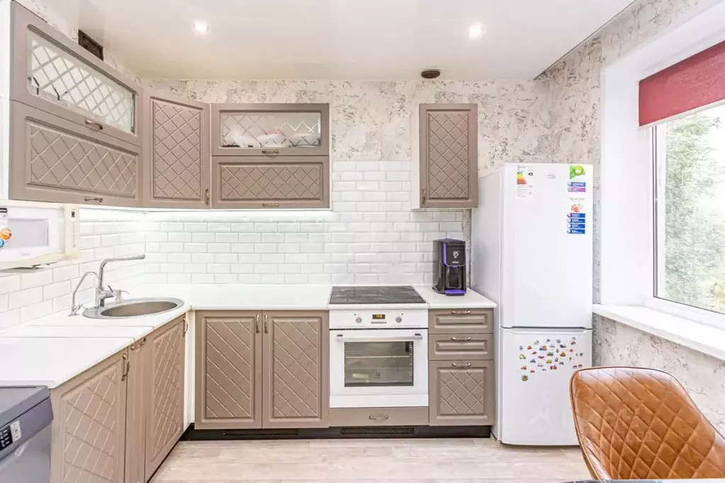 3-к кв. Тюменская область, Тюмень ул. Московский Тракт, 43 (66.1 м) - Фото 0