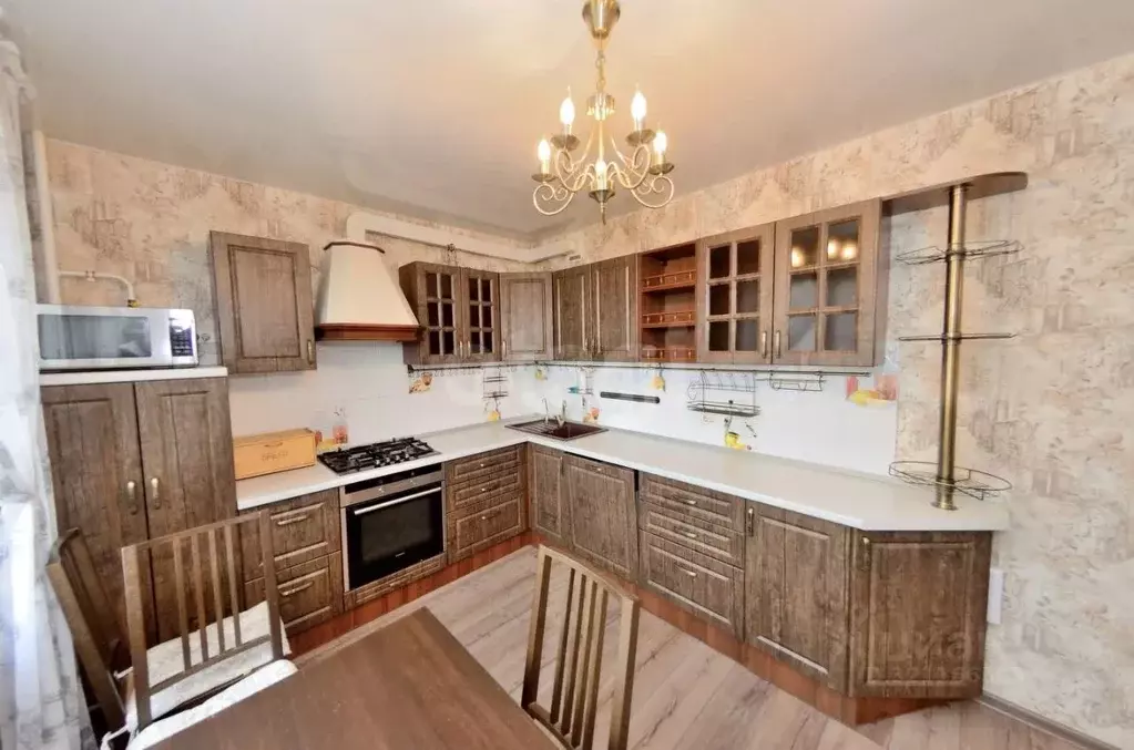 3-к кв. Челябинская область, Миасс ул. 8 Марта, 147 (82.0 м) - Фото 1