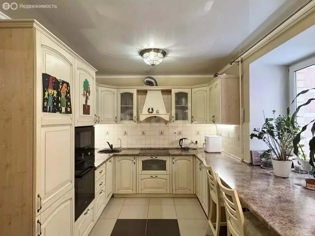 2-комнатная квартира: Тюмень, улица Евгения Богдановича, 10 (79 м) - Фото 1