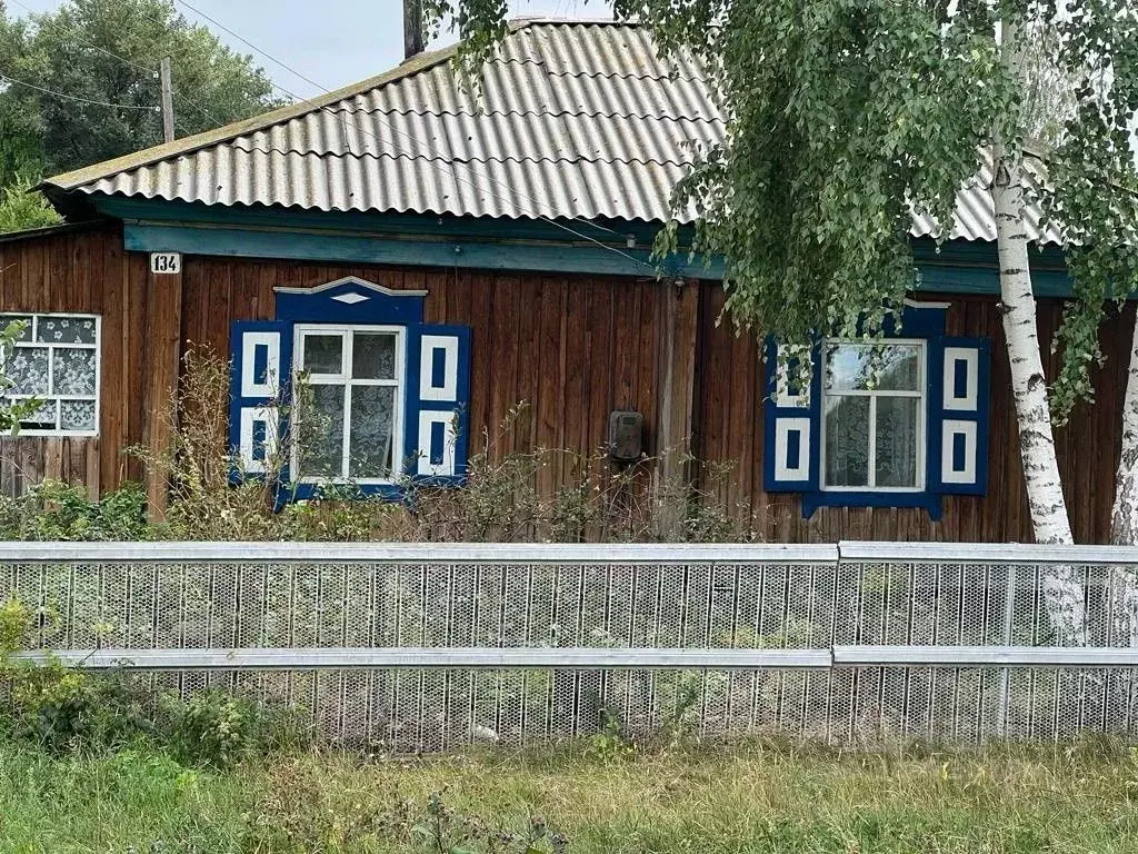 Дом в Алтайский край, Петропавловский район, с. Камышенка Советская ... - Фото 0