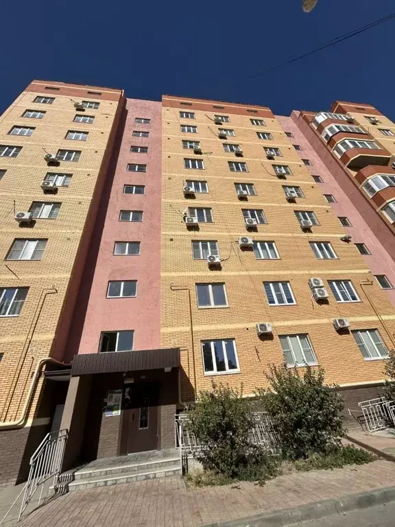 2-к кв. Астраханская область, Астрахань ул. Менжинского, 5 (89.4 м) - Фото 1