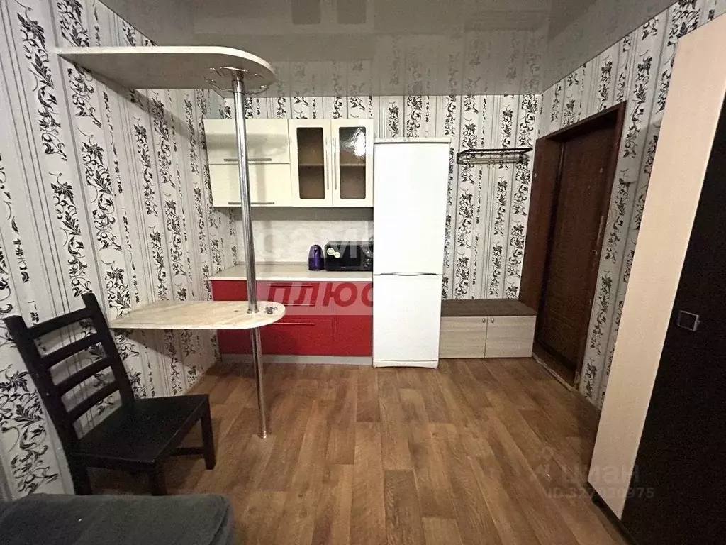 Комната Омская область, Омск ул. Декабристов, 108 (17.0 м) - Фото 1