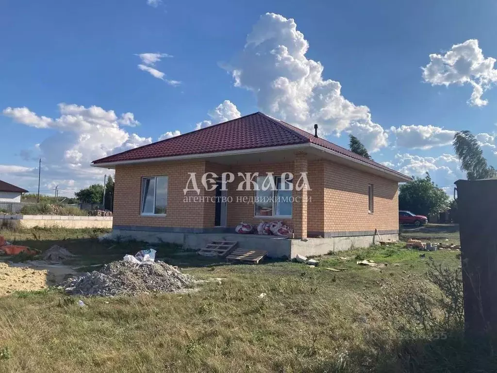 Дом в Белгородская область, Старооскольский городской округ, с. ... - Фото 1