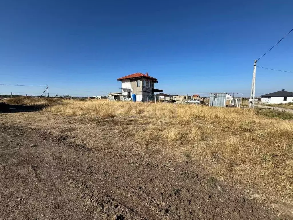 Участок в Крым, Симферопольский район, с. Мирное ул. Александра ... - Фото 0