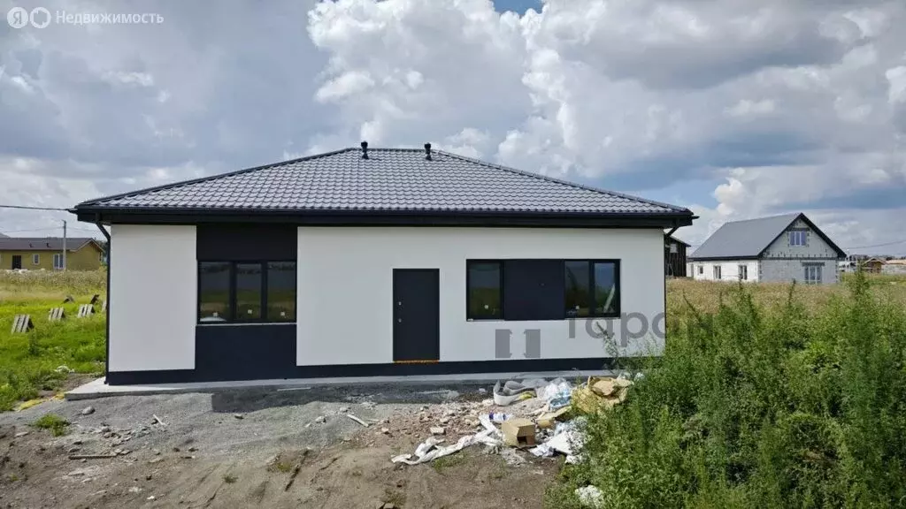 Дом в деревня Малиновка, Советская улица (100 м) - Фото 1