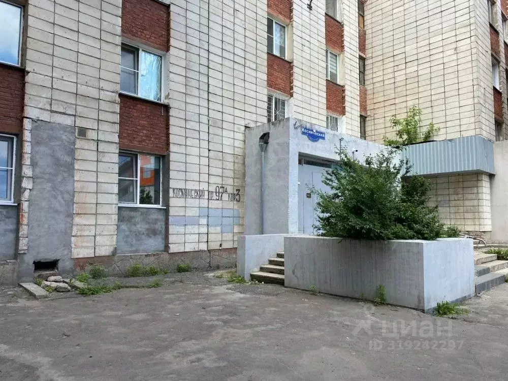 1-к кв. Омская область, Омск просп. Комарова, 15 (30.1 м) - Фото 0