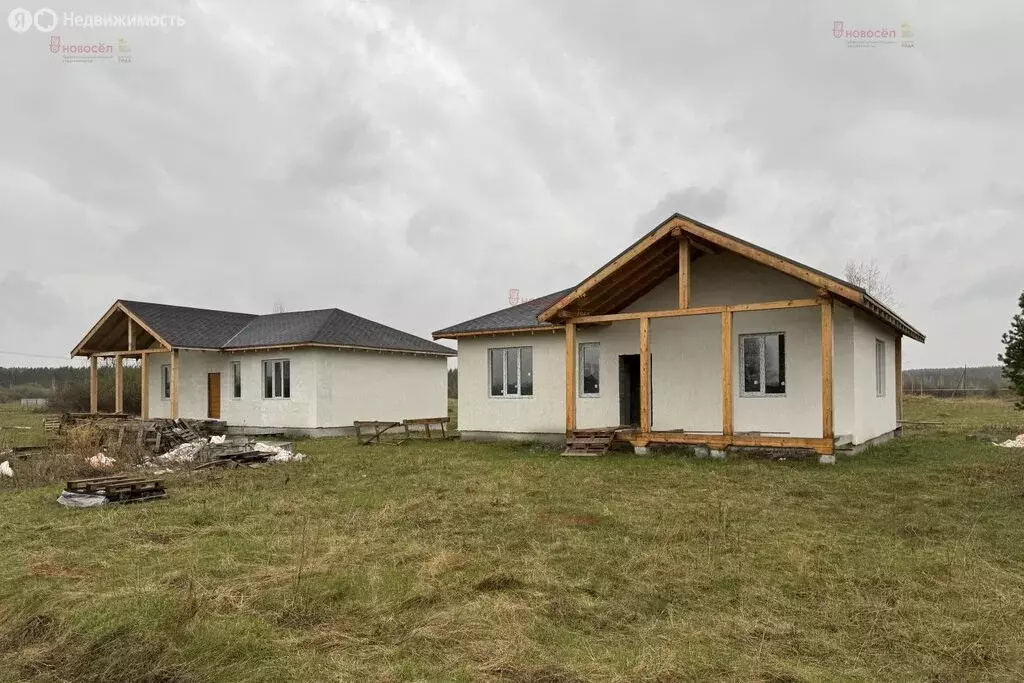 Дом в село Калиновское, улица Ленина, 76 (100 м) - Фото 1