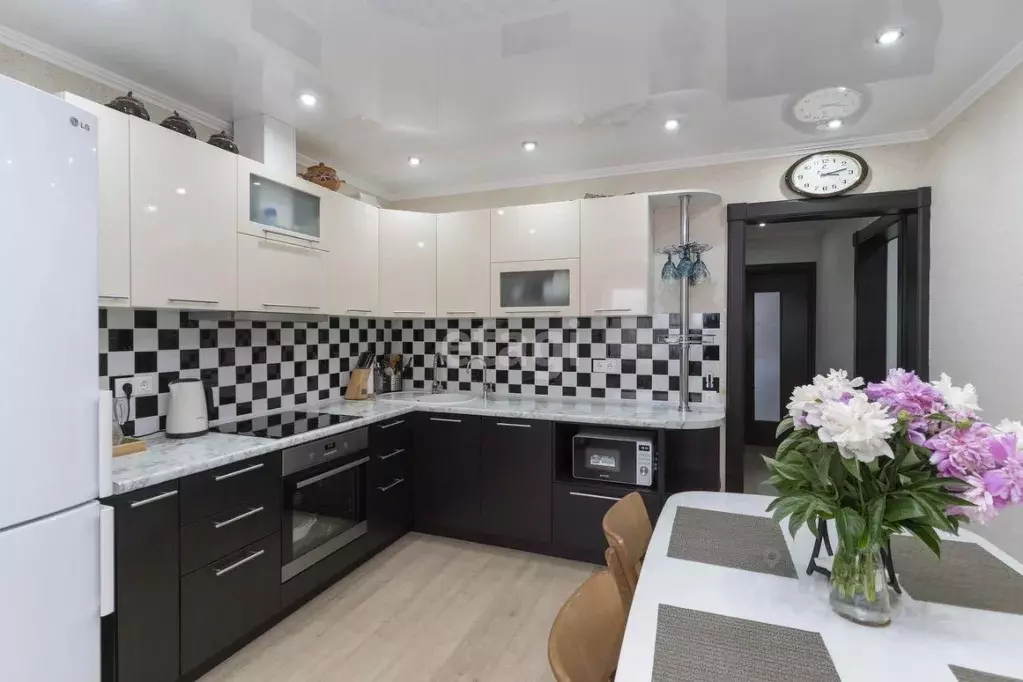 2-к кв. Тюменская область, Тюмень Широтная ул., 190 (66.5 м) - Фото 1