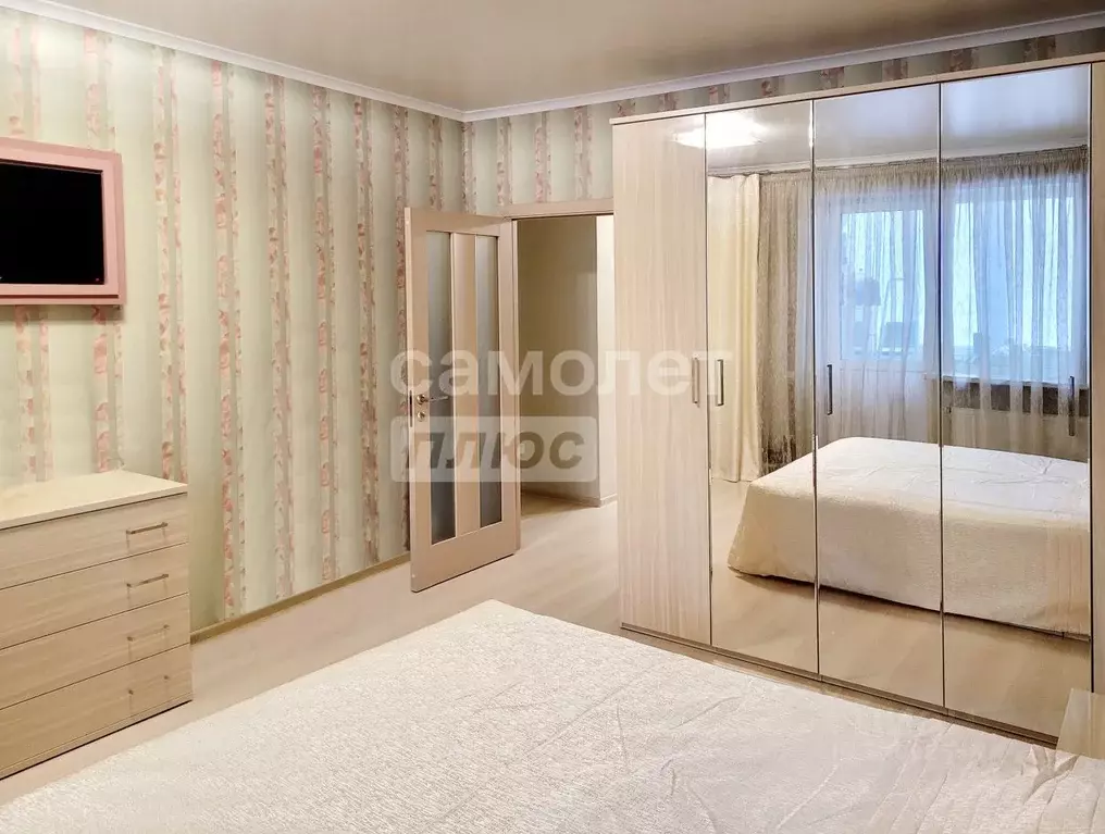 3-к кв. Ханты-Мансийский АО, Сургут ул. 30 лет Победы, 10 (91.02 м) - Фото 0