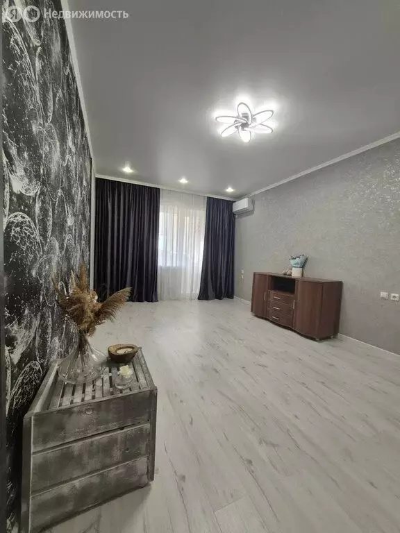 3-комнатная квартира: Астрахань, Грановский переулок, 71/2 (69.5 м) - Фото 1