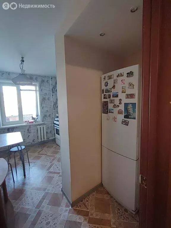 3-комнатная квартира: Райчихинск, улица Победы, 68Б (57 м) - Фото 1