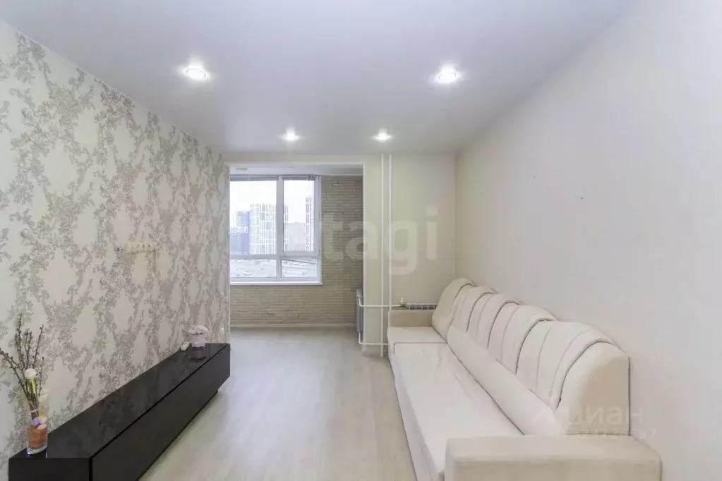 1-к кв. Тюменская область, Тюмень ул. Александра Протозанова, 4 (40.0 ... - Фото 2