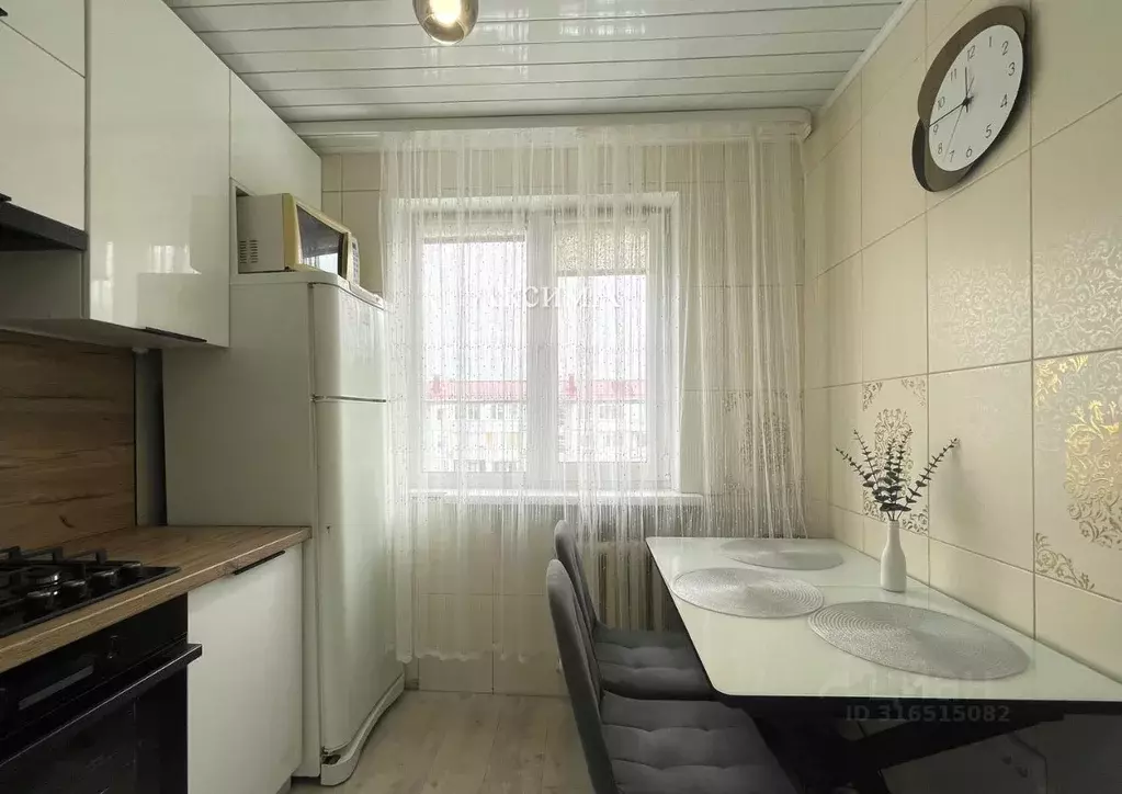 2-к кв. Омская область, Омск Заозерная ул., 20 (48.0 м) - Фото 1