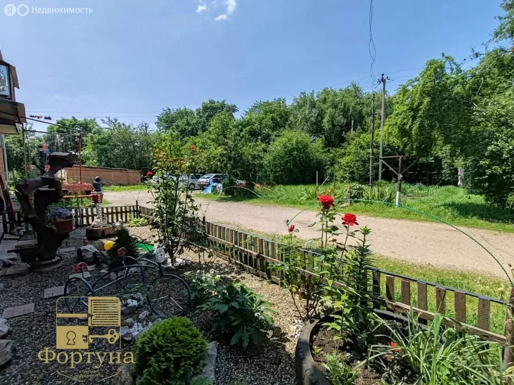 3-комнатная квартира: станица Гиагинская, улица Максима Горького, 9 ... - Фото 2