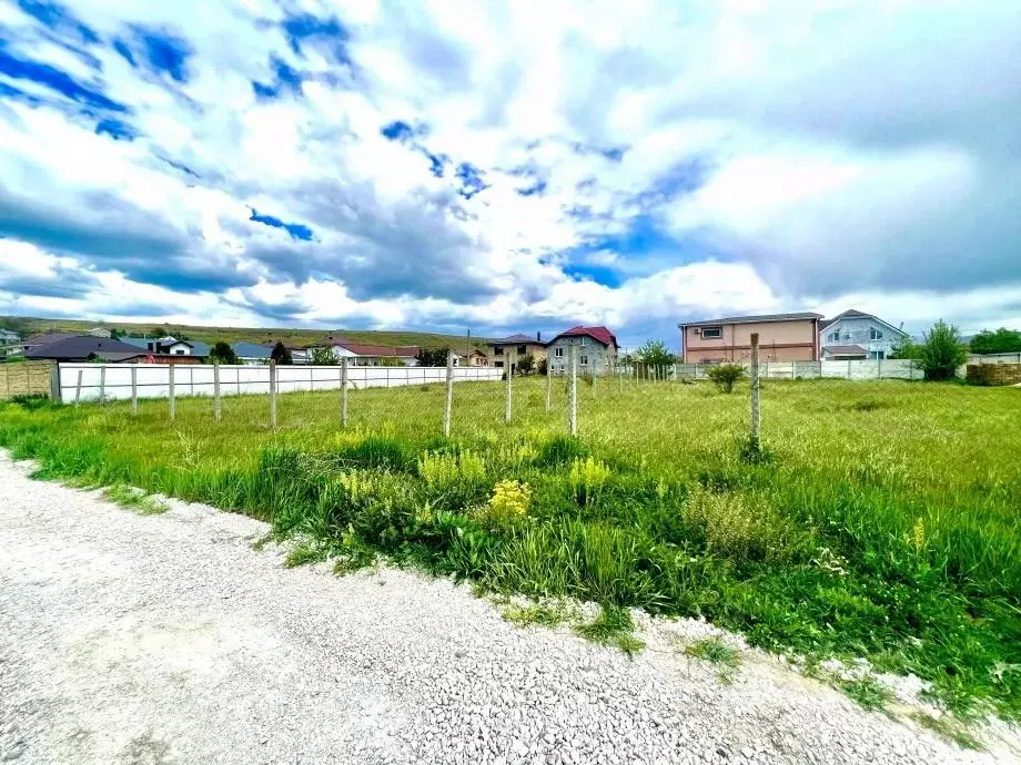 Участок в Крым, Симферопольский район, Добровское с/пос, с. Пионерское ... - Фото 2