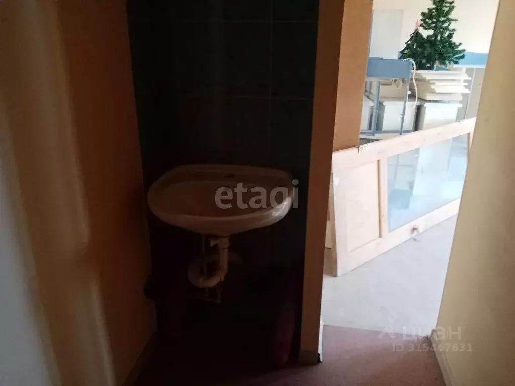 Офис в Свердловская область, Нижний Тагил ул. Октябрьской Революции, ... - Фото 2