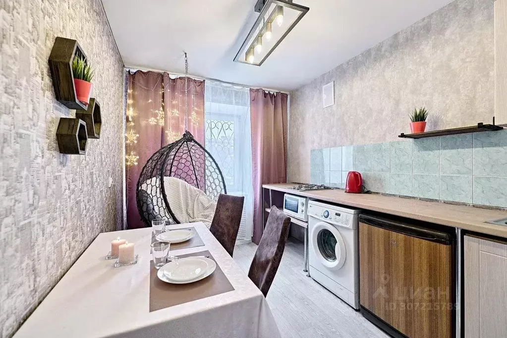 1-к кв. Омская область, Омск наб. Иртышская, 13 (32.0 м) - Фото 0