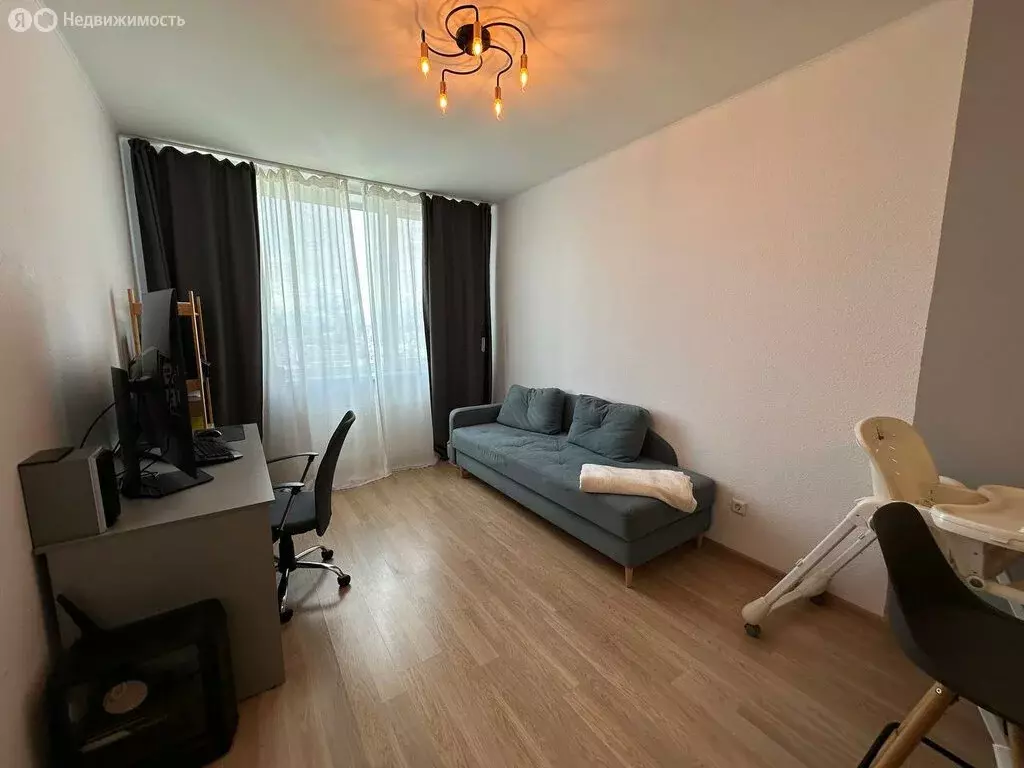 1-комнатная квартира: Екатеринбург, Кировградская улица, 12 (39.5 м) - Фото 1