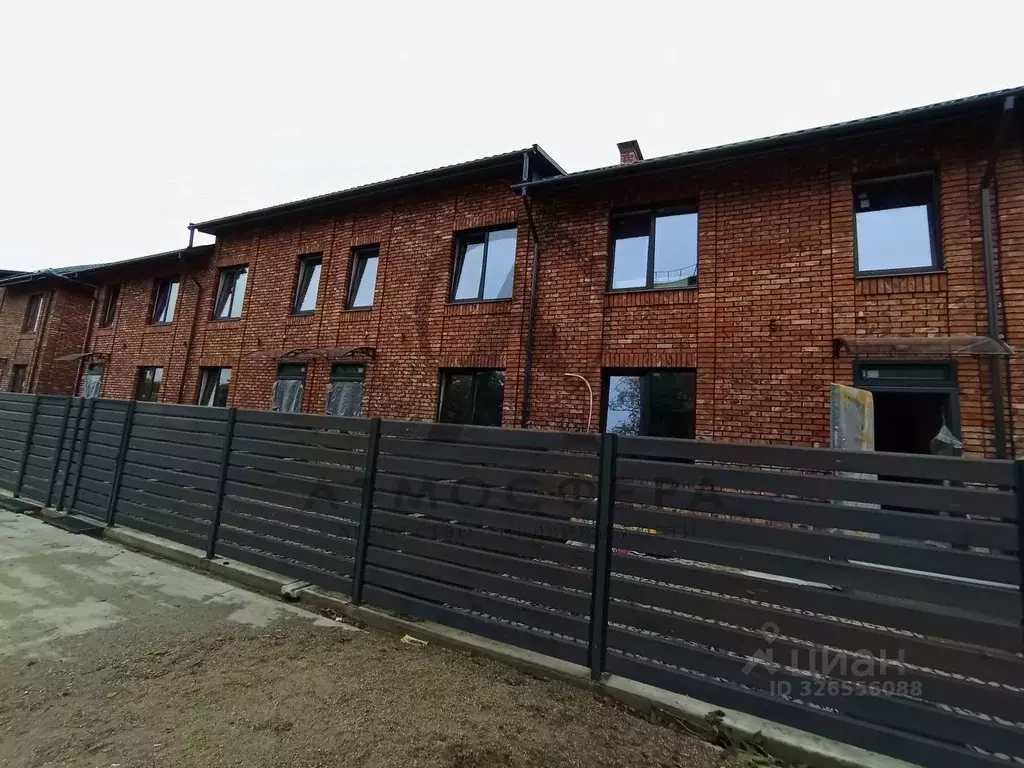 Таунхаус в Краснодарский край, Хадыженск Апшеронский район, ул. ... - Фото 1