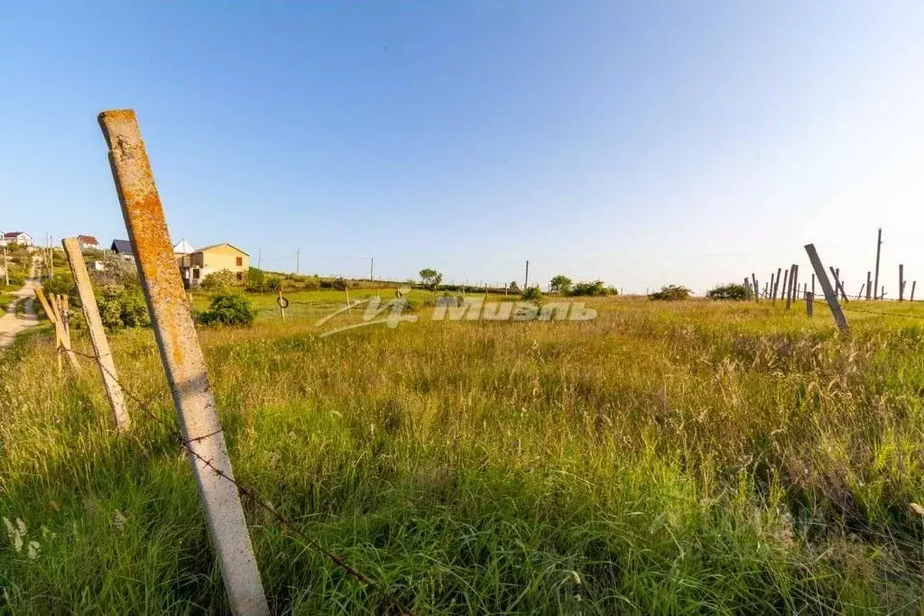 Участок в Крым, Ленинский район, Войковское с/пос, с. Курортное ул. ... - Фото 2