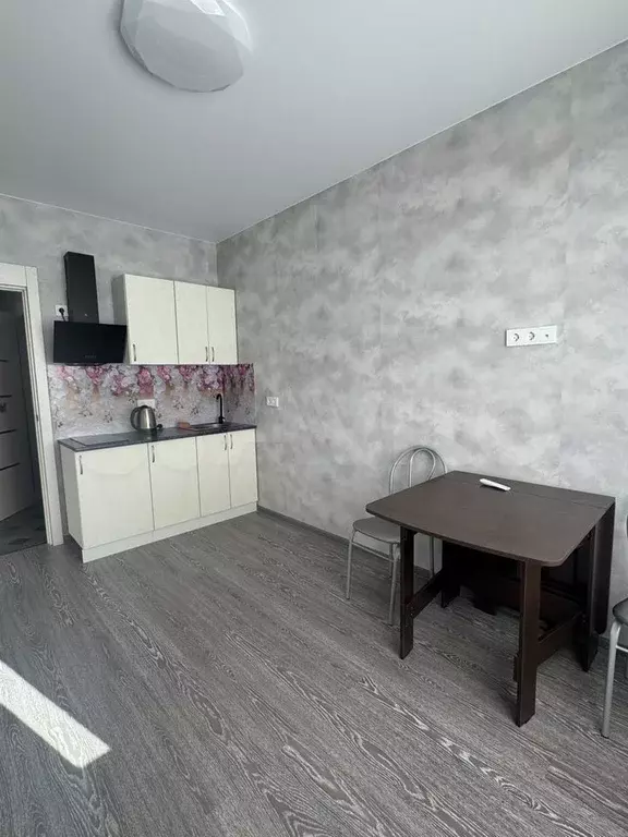 1-к. квартира, 40 м, 2/3 эт. - Фото 1