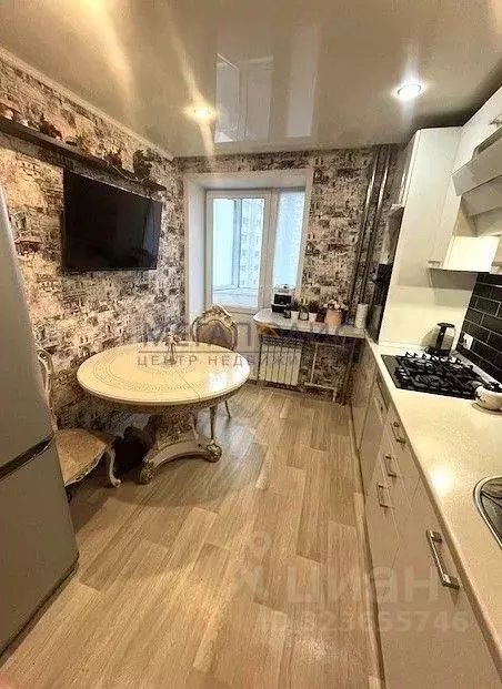 2-к кв. Саратовская область, Балаково ш. Саратовское, 70 (47.1 м) - Фото 1