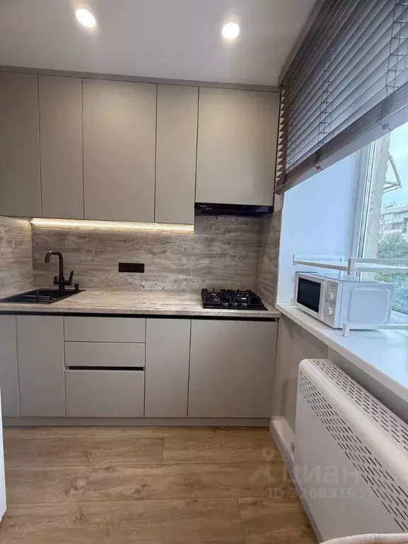 2-к кв. Тюменская область, Тюмень Профсоюзная ул., 79 (43.1 м) - Фото 0