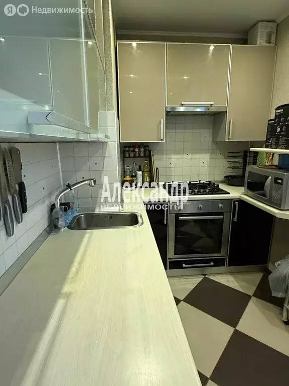 2-комнатная квартира: деревня Малое Карлино, 20 (49.8 м) - Фото 2