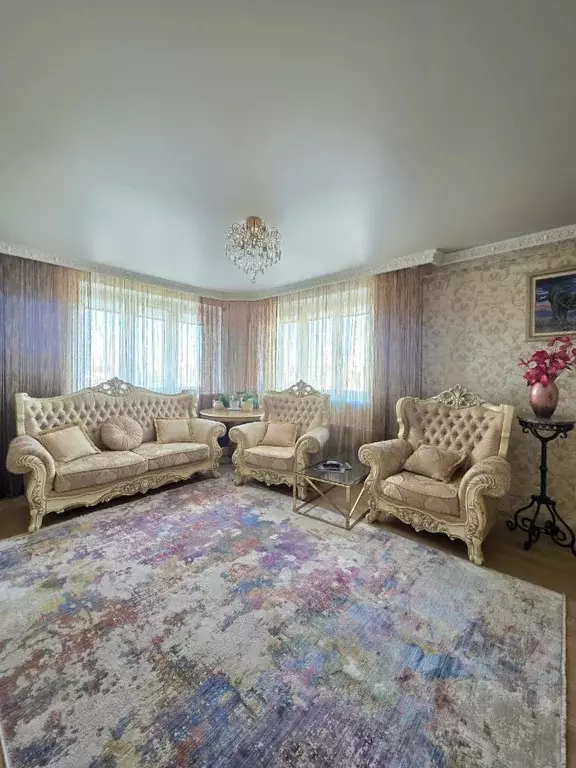 3-к кв. Омская область, Омск бул. М.М. Кузьмина, 7 (101.1 м) - Фото 1