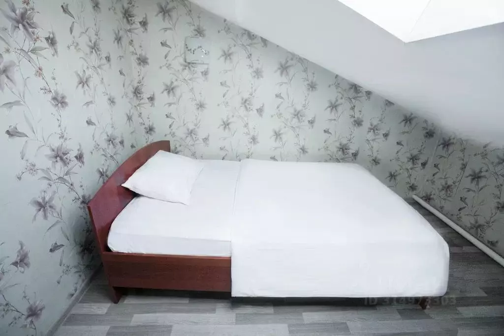 Комната Свердловская область, Екатеринбург пер. Мордвинский, 1 - Фото 1