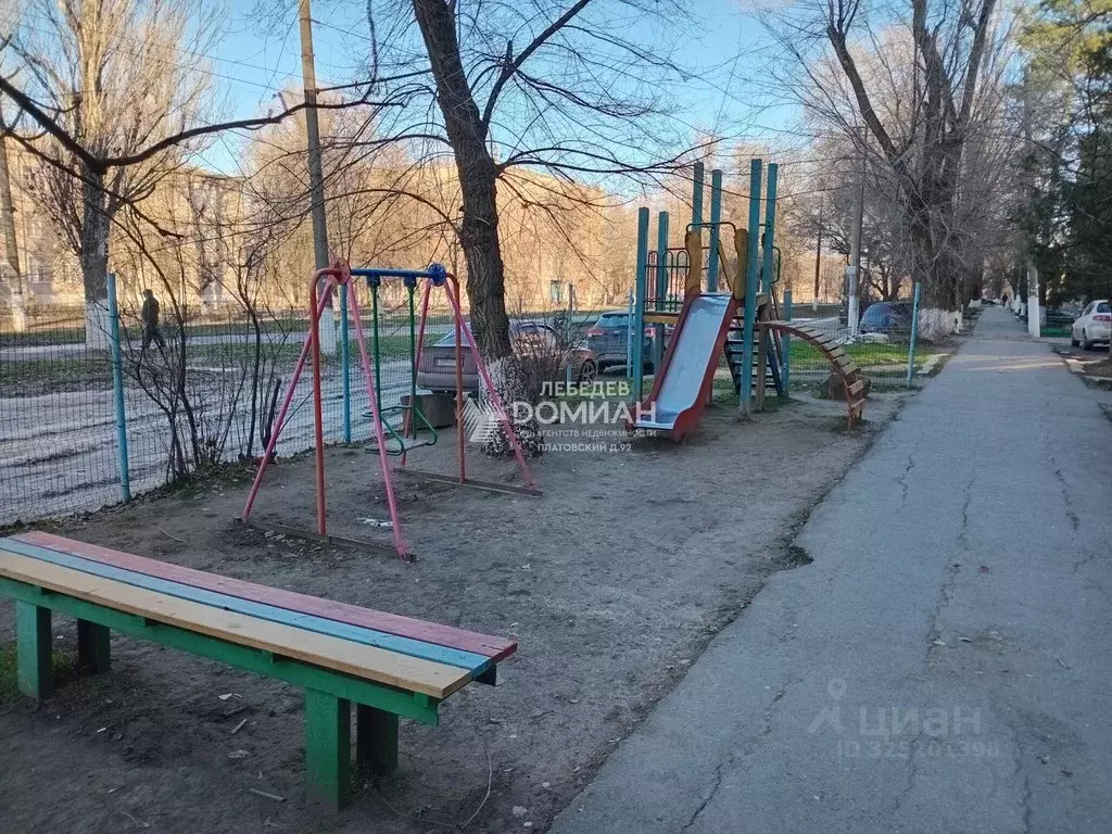 3-к кв. Ростовская область, Новочеркасск ул. Чехова (54.0 м) - Фото 2