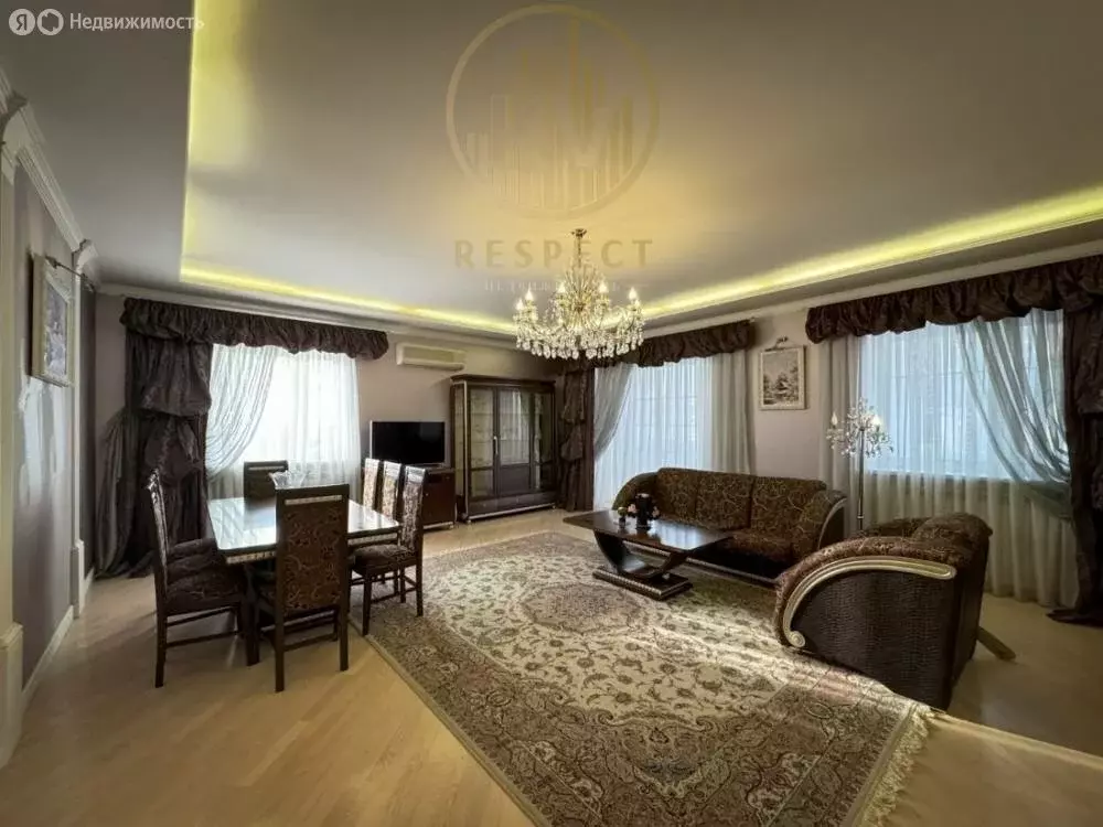 3-комнатная квартира: Пятигорск, улица Кучуры, 1 (200 м) - Фото 0