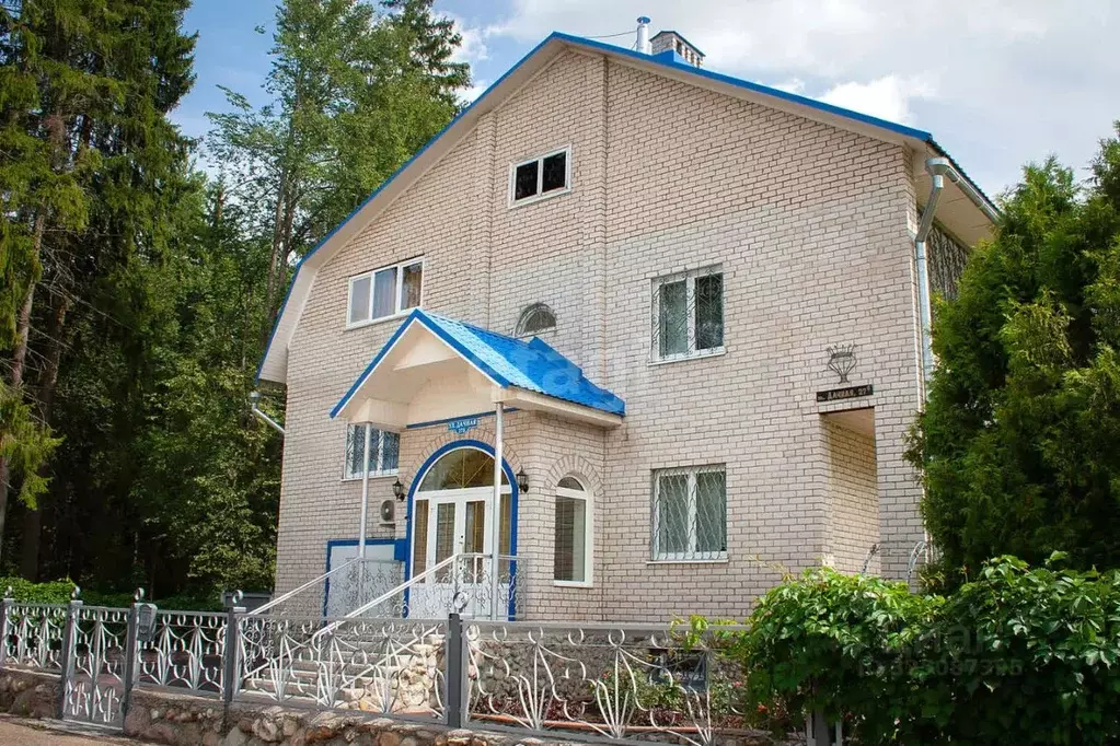 Дом в Смоленская область, Ярцево Дачная ул., 27Б (350 м) - Фото 1