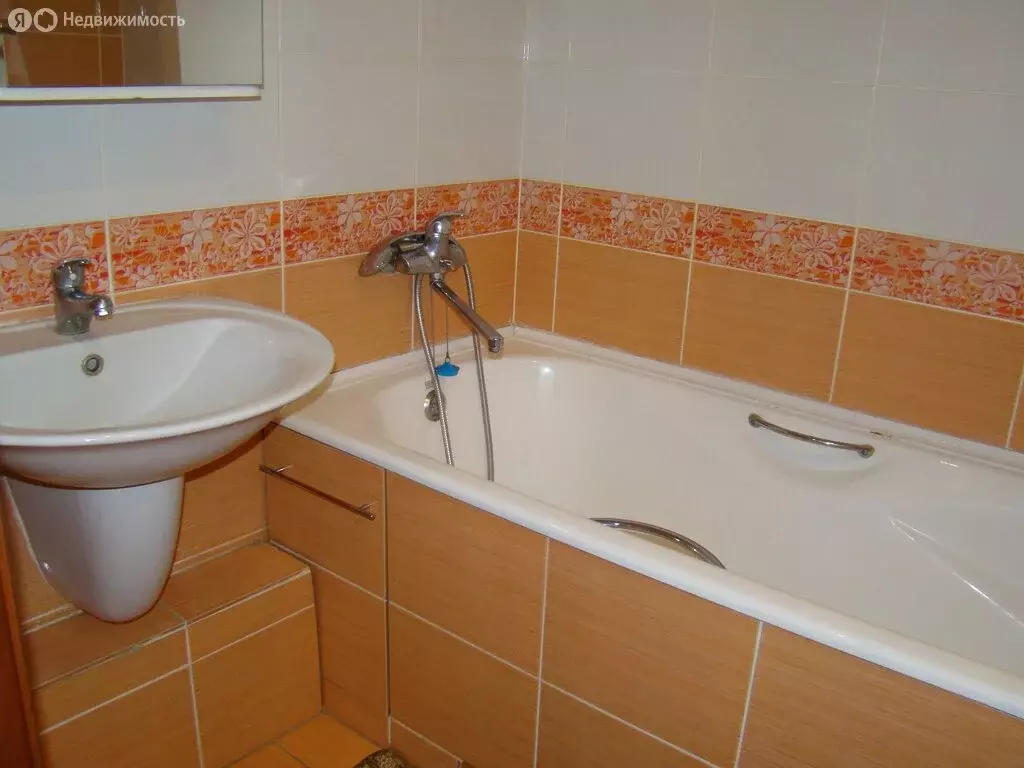 1-комнатная квартира: Омск, улица Красный Путь, 18 (36 м) - Фото 0