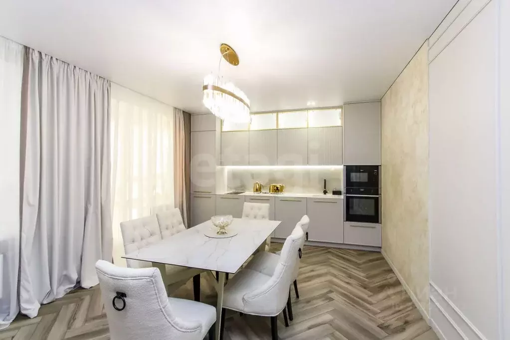 2-к кв. Тюменская область, Тюмень ул. Тимофея Кармацкого, 11к2 (68.9 ... - Фото 1