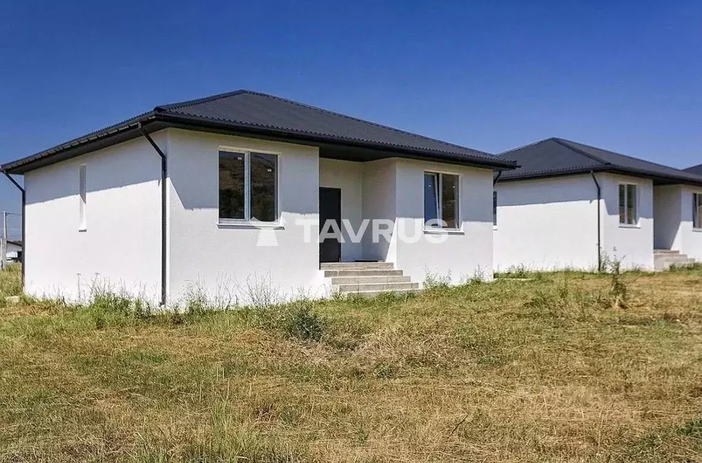 Дом в Крым, Симферопольский район, Добровское с/пос, с. Перевальное, ... - Фото 1