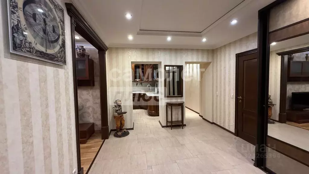 2-к кв. Свердловская область, Екатеринбург ул. Токарей, 68 (71.5 м) - Фото 1