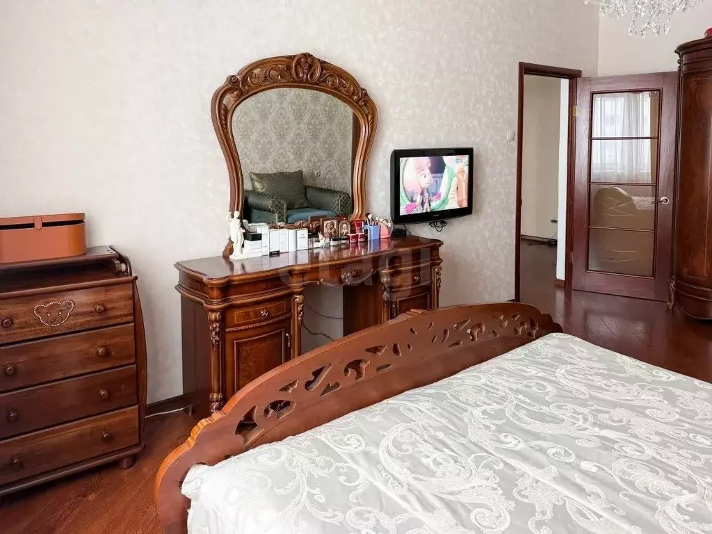 3-к кв. Саха (Якутия), Якутск ул. Петровского, 32 (78.2 м) - Фото 0