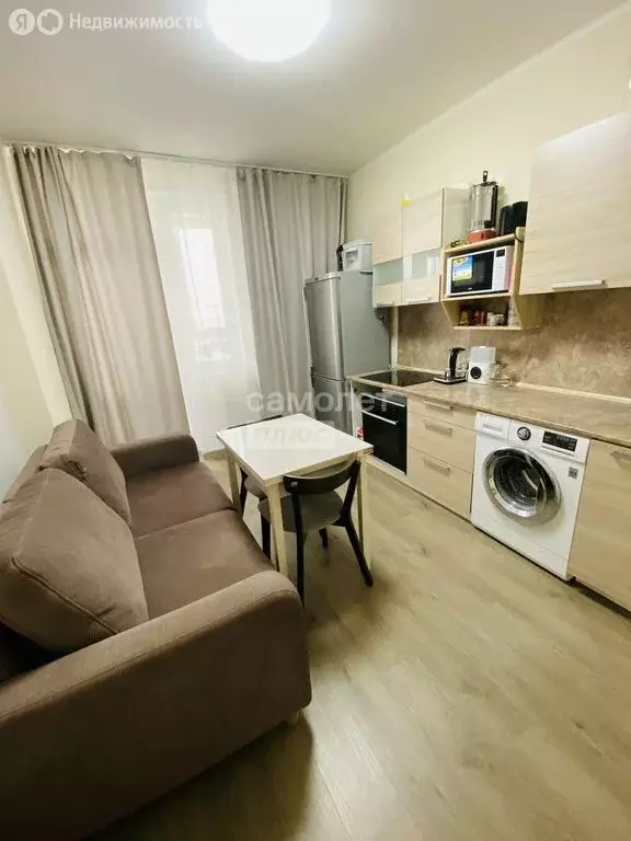 1-комнатная квартира: Екатеринбург, Ухтомская улица, 3 (38.1 м) - Фото 2