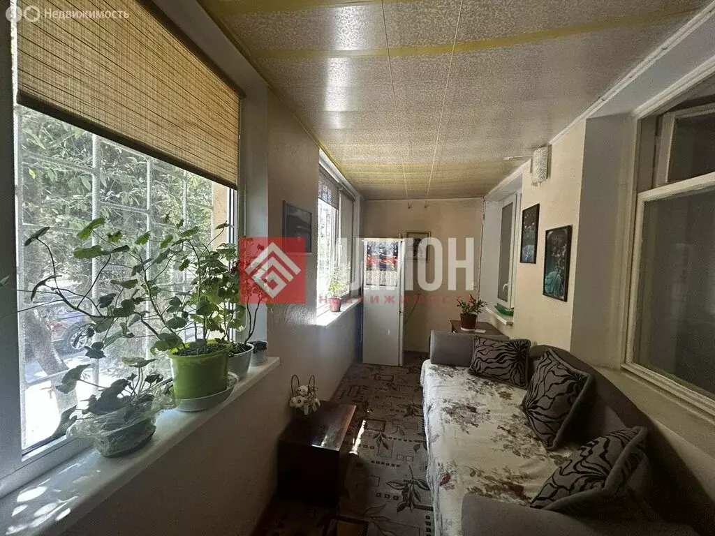 1-комнатная квартира: Севастополь, улица Адмирала Фадеева, 19 (49 м) - Фото 0
