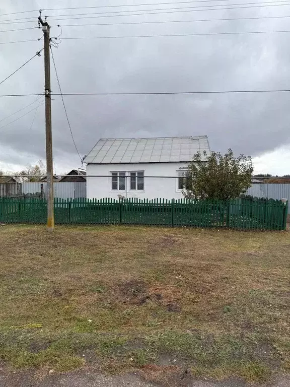 Дом в Саратовская область, Лысогорский район, Новокрасавское ... - Фото 1