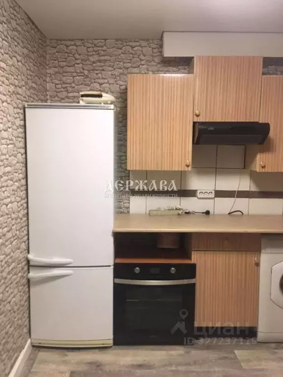 Комната Белгородская область, Старый Оскол ул. Калинина, 1/4 (15.0 м) - Фото 1